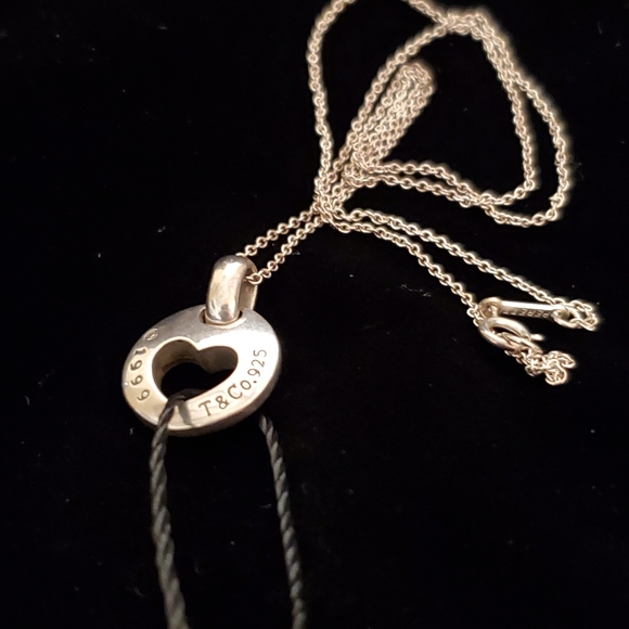 SPECIAL TIFFANY & CO Stencil Heart Necklace!!! - Picture 2 of 5